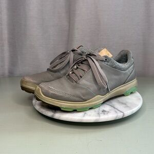 ECCO GOLD SHOES SIZE(6)